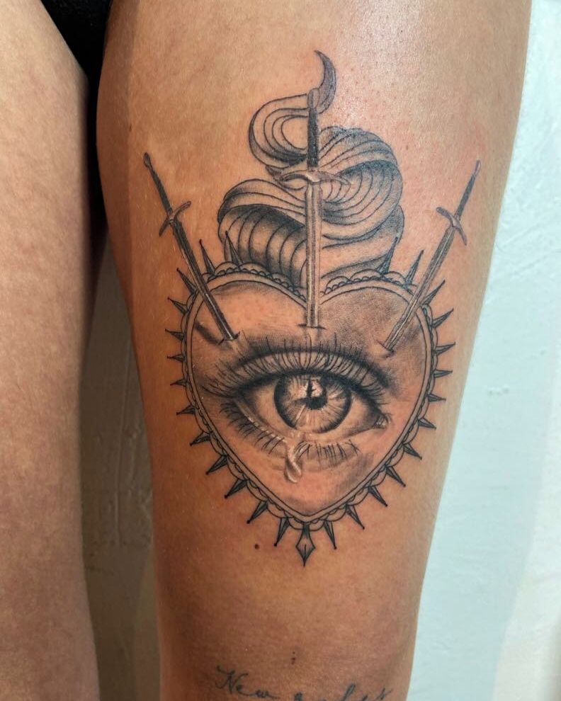 Tattoo Coeur Oeil épée - La Nuit Des Temps