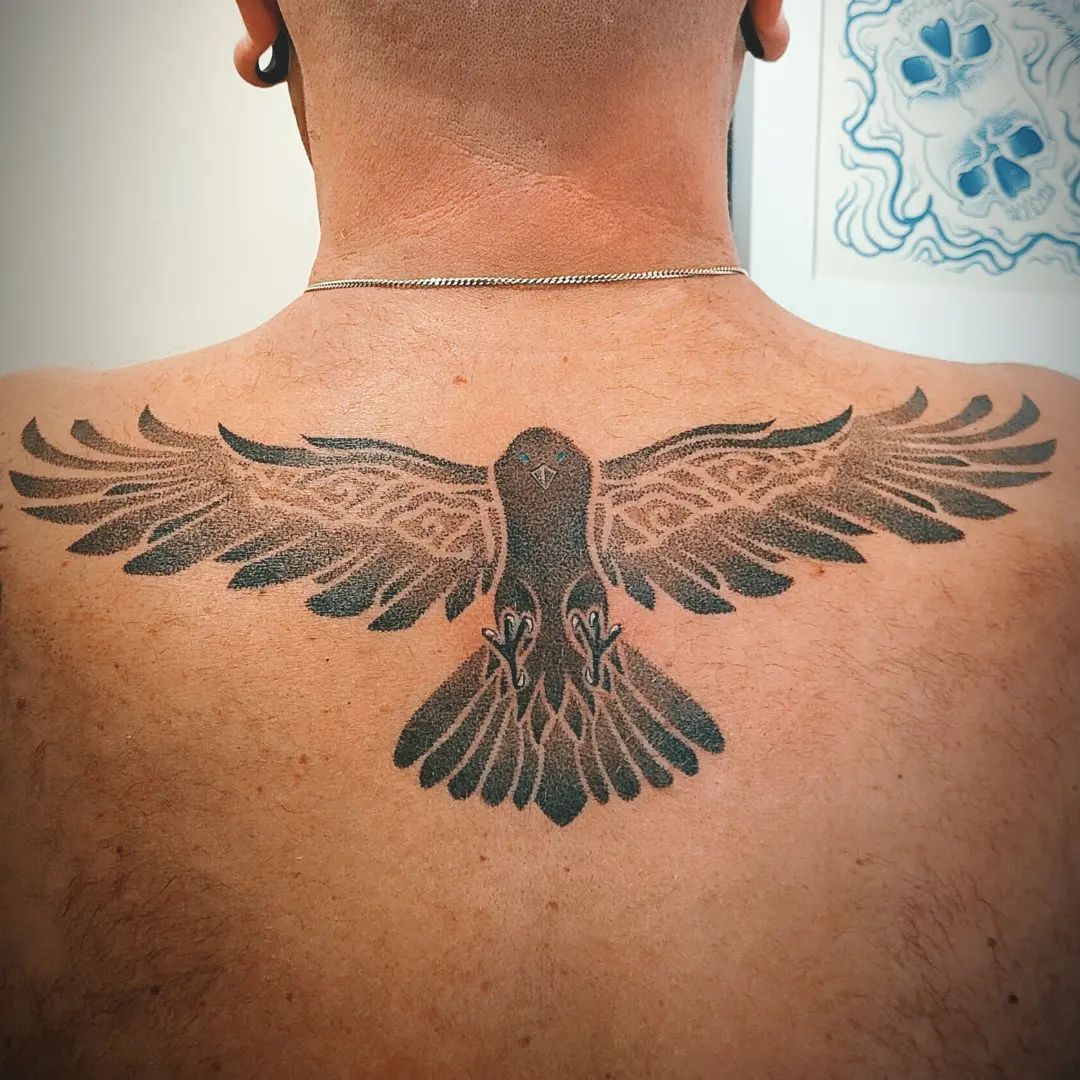 Corbeau dos dotwork